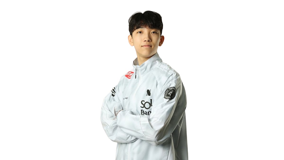ZynX professional player portrait